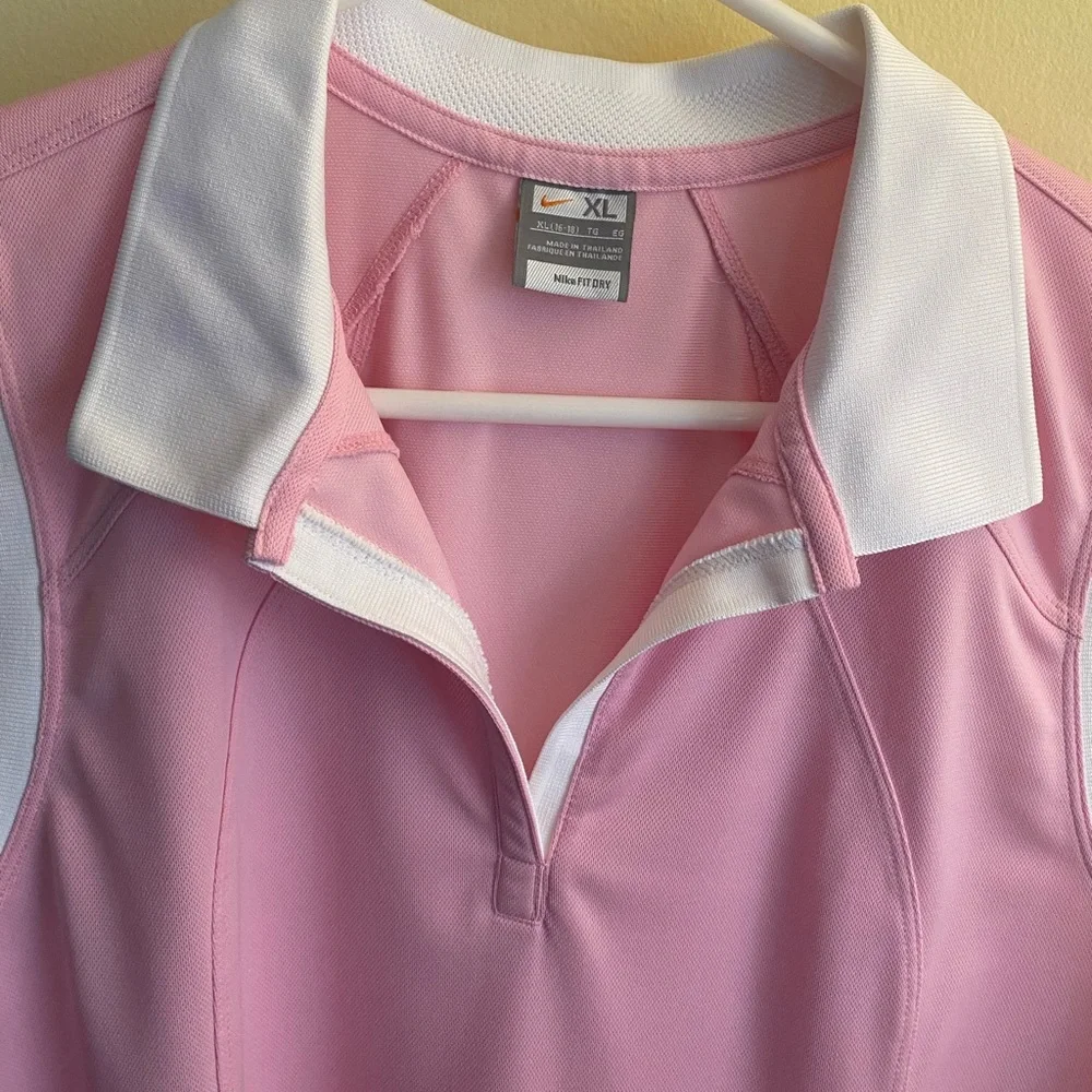 NWOT Nike Women's Golf Sleeveless Polo Sleeveless w/Collar and Dri Fit Design - Picture 2 of 5